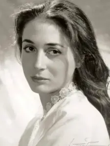 Έλλη Λαμπέτη (Ellie Lambeti)