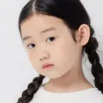Nina Yé (Nina Ye)