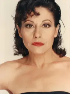 Ελένη Ανουσάκη (Eleni Anousaki)