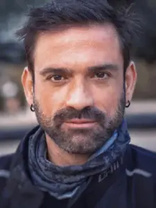 Μάνος Καζαμίας (Manos Kazamias)