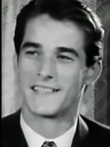 Κώστας Φυσσούν (Kostas Fyssoun)